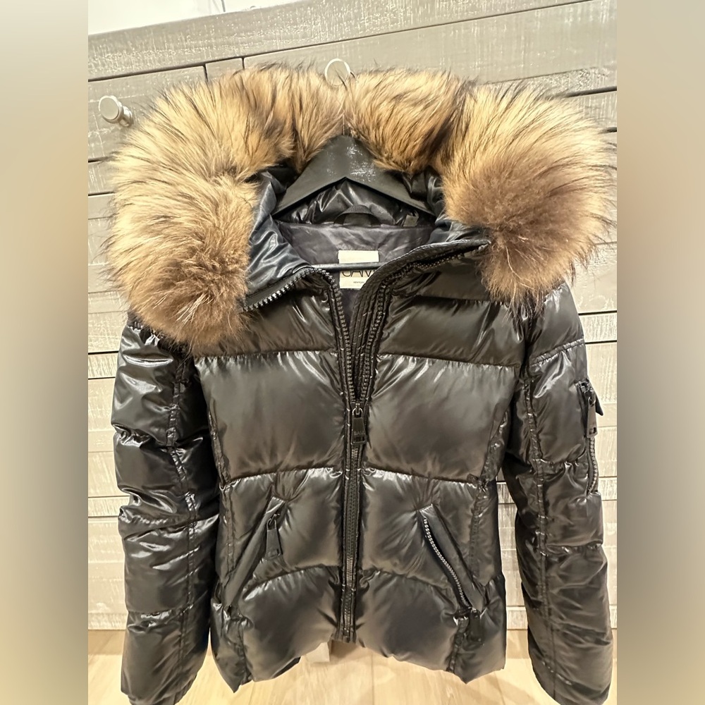 Women Black Puffer Jacket with Faux Fur Hood
